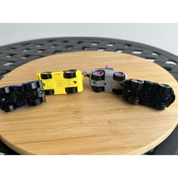 PAW Patrol True Metal Die-Cast Vehicles Lot of 4 Chase Marshall Skye & Zuma - Picture 5 of 9